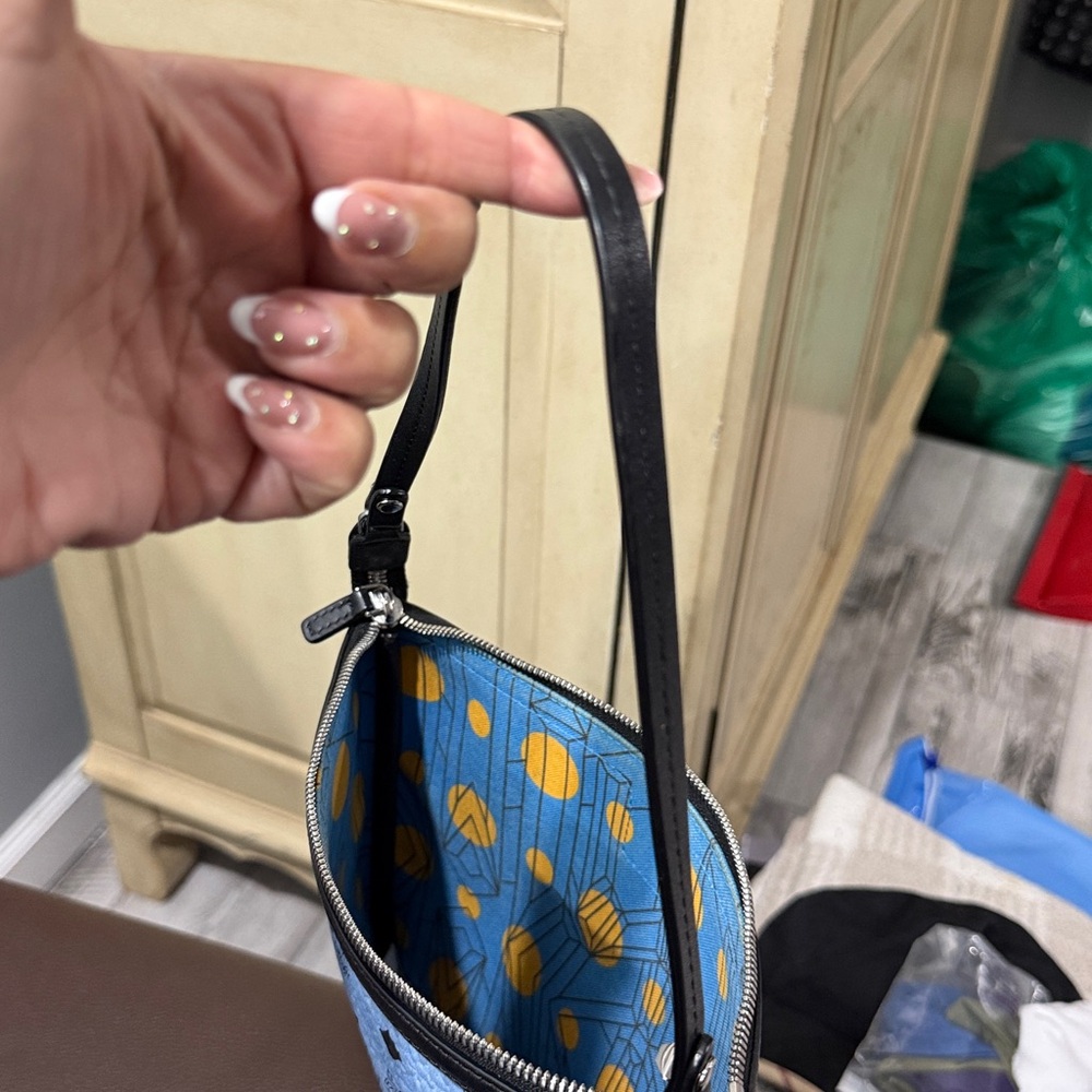 MCM Blue Pouch - Picture 5 of 5